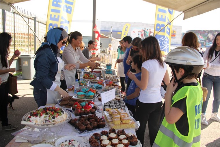 CrumbleBerrys Eat cake for a cause